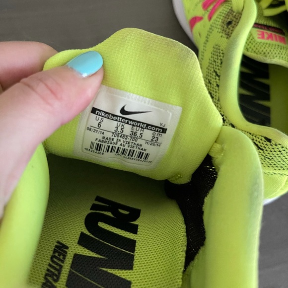 Nike LunarTempo Volt Running Shoe - Picture 6 of 9